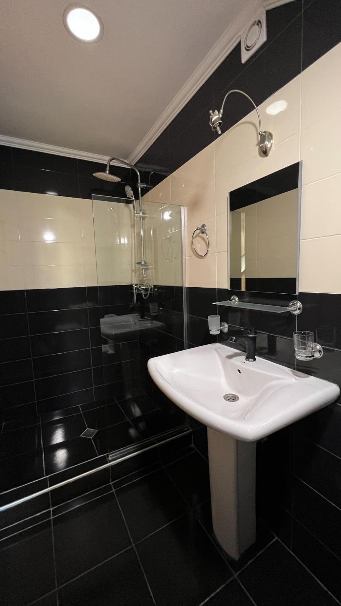 Duma Hotel Тбилиси Экстерьер фото